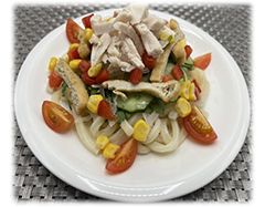 大阪きくなときつねの彩りサラダうどん